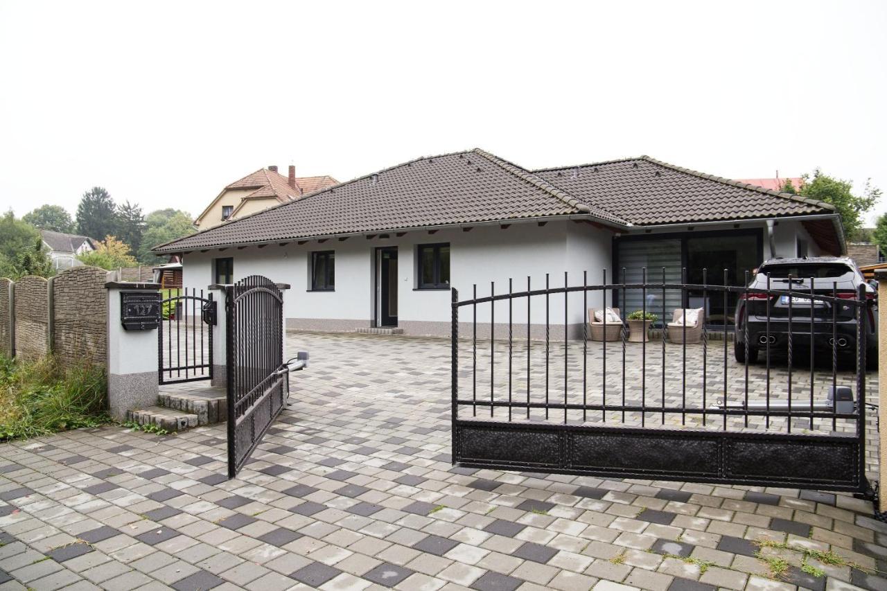 Apartmany A Wellness Vmal Skutec Exterior photo